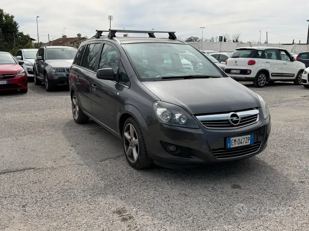 Usata Opel Meriva 120 CV (88 kW) 2012 Nero Monovolume