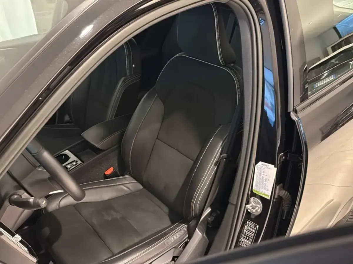 Usata Volvo XC40 R-Design 179 CV (131 kW) 2022 Nero SUV