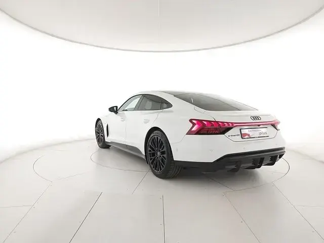 Usata Audi e-tron GT quattro Ambiente 430 kW (585 CV) 2025 Bianco arkona Berlina