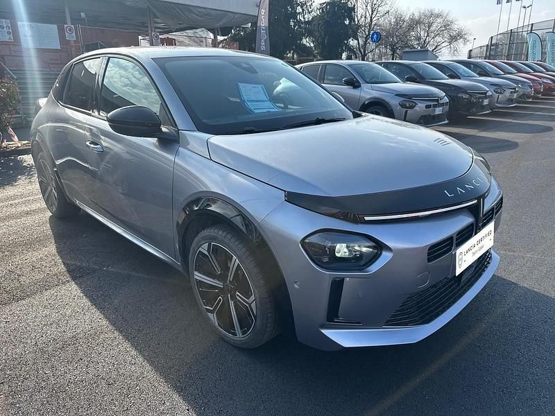 Usata Lancia Ypsilon 101 CV (74 kW) 2025 Grigio Utilitaria