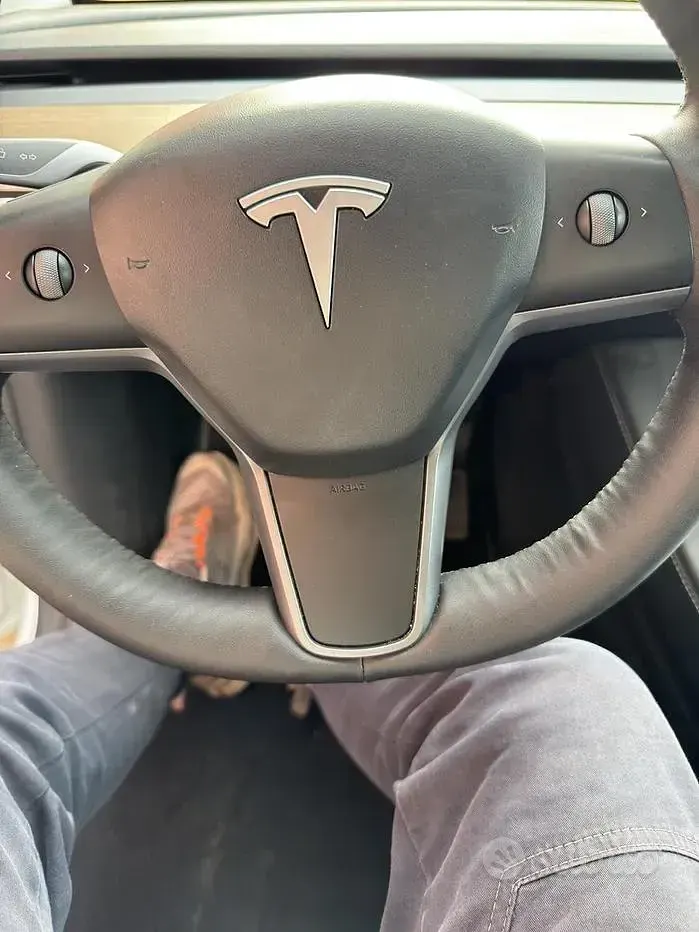 Usata Tesla Model Y 189 kW (258 CV) 2023 Bianco SUV