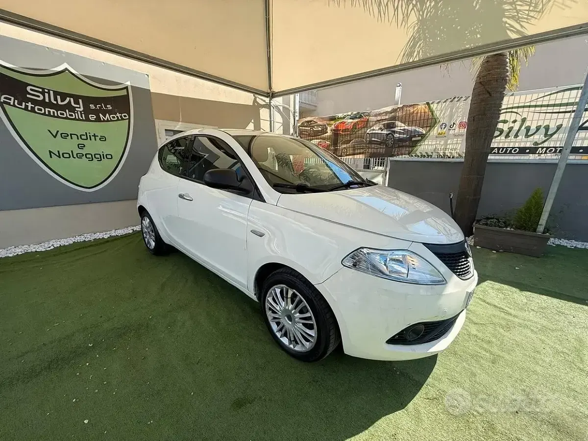 Usata Lancia Ypsilon S 69 CV (50 kW) 2014 Bianco Utilitaria