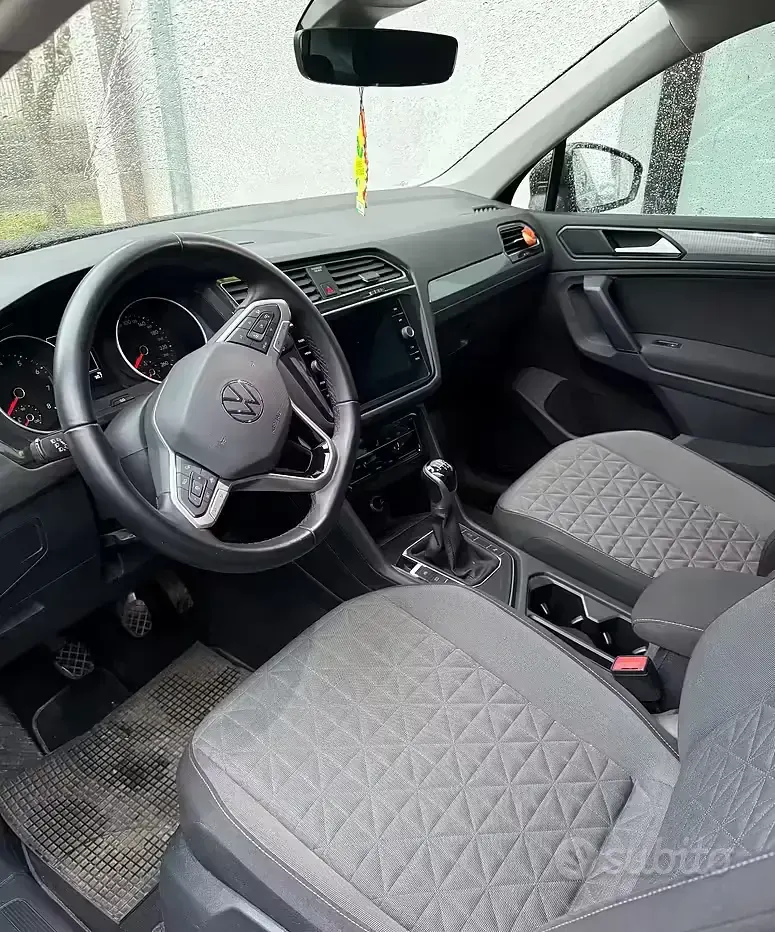 Usata VW Tiguan Life 150 CV (110 kW) 2021 Nero SUV