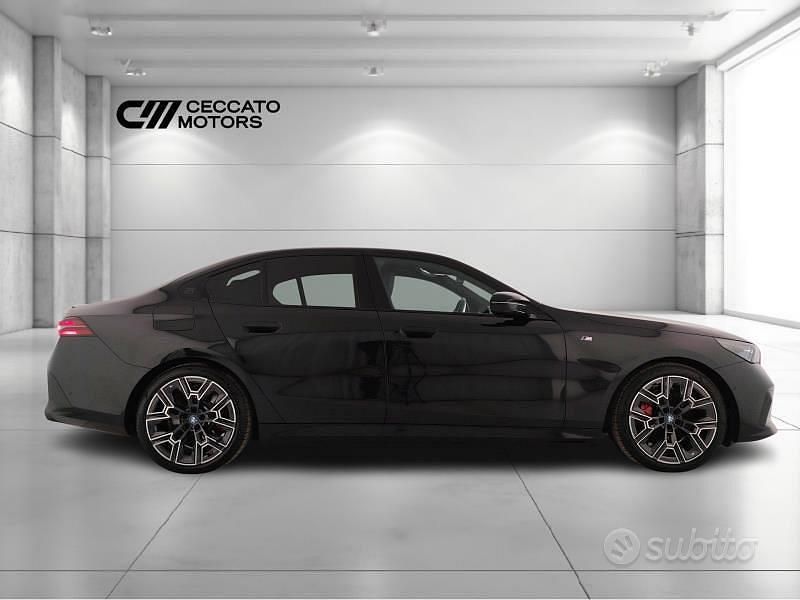 Usata BMW i5 M Sport 442 kW (601 CV) 2024 Nero Berlina