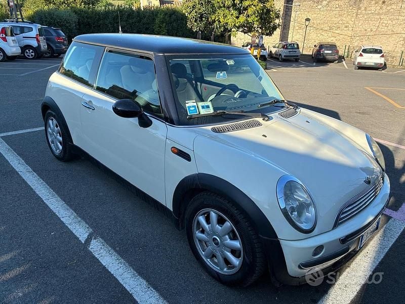 Usata Mini Cooper 116 CV (85 kW) 2003 Bianco Utilitaria