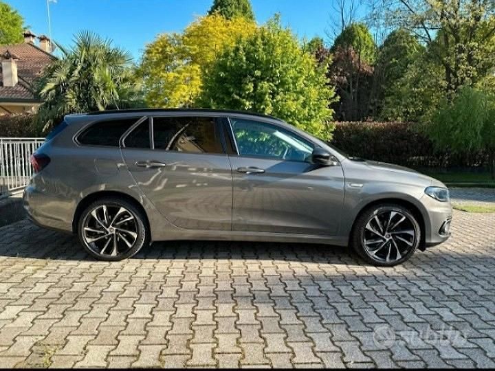 Usata Fiat Tipo 75 CV (55 kW) 2018 Grigio Station wagon