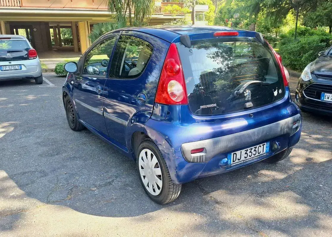 Usata Peugeot 107 68 CV (50 kW) 2007 Blu/azzurro Utilitaria