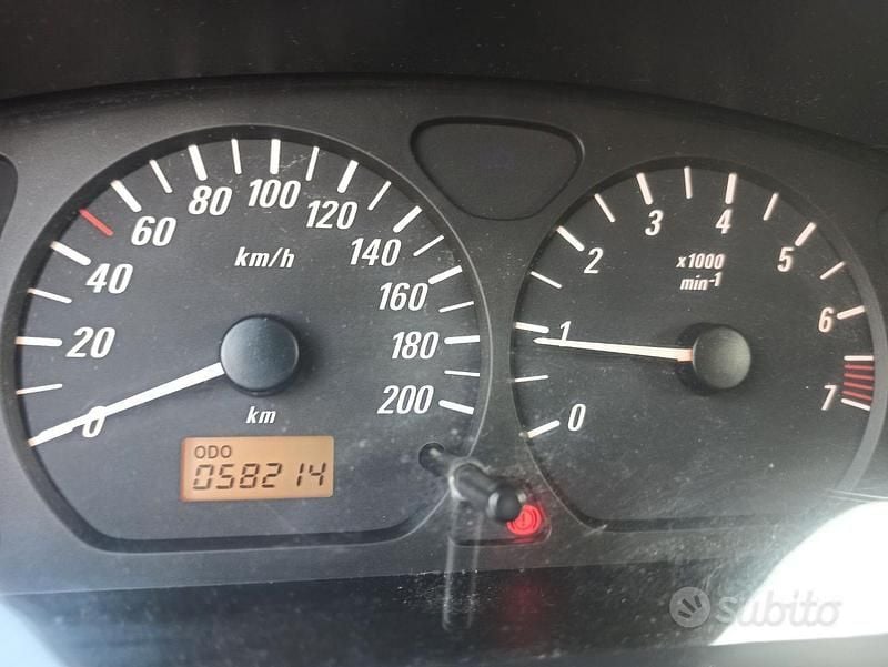 Usata Opel Agila Comfort 58 CV (42 kW) 2003 Blu/azzurro Monovolume