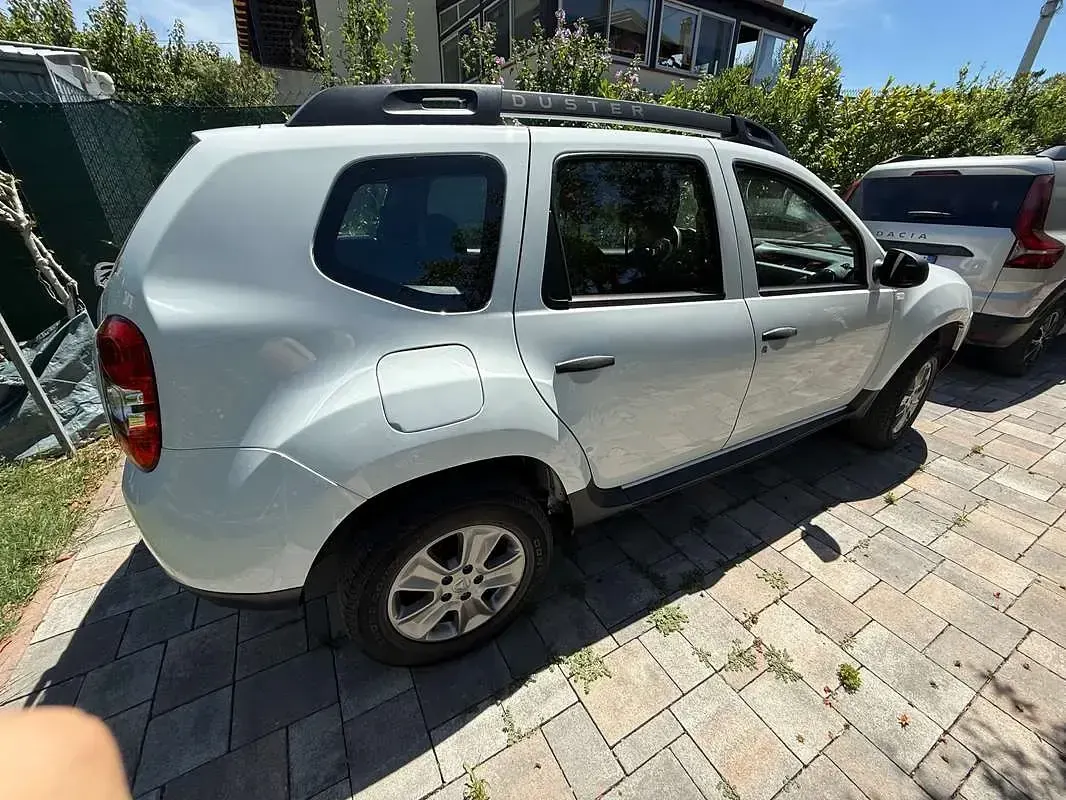 Usata Dacia Duster Ambiance 114 CV (83 kW) 2017 Bianco SUV