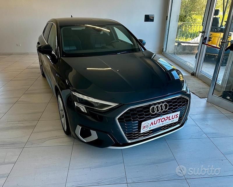 Begagnad Audi A3 Advanced 150 HK (110 kW) 2021 Grå Sedan