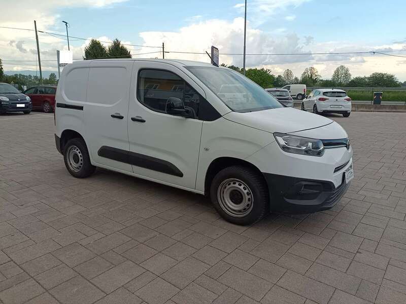 Usata Toyota Proace City City 102 CV (75 kW) 2022 Bianco Monovolume