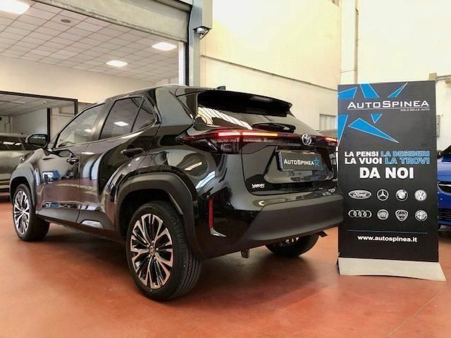 Usata Toyota Yaris Cross Lounge 116 CV (85 kW) 2022 Nero SUV