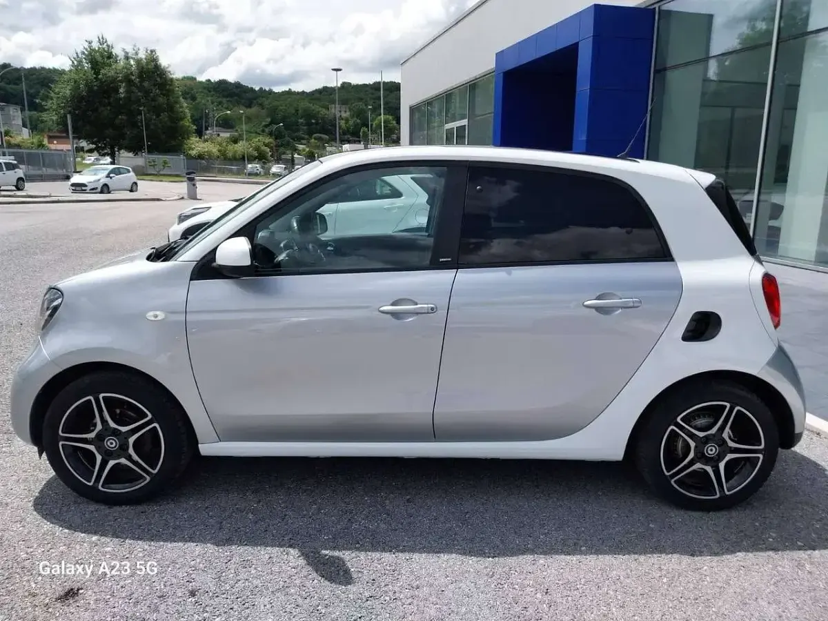 Usata Smart ForFour Passion 69 CV (50 kW) 2018 Argento Utilitaria