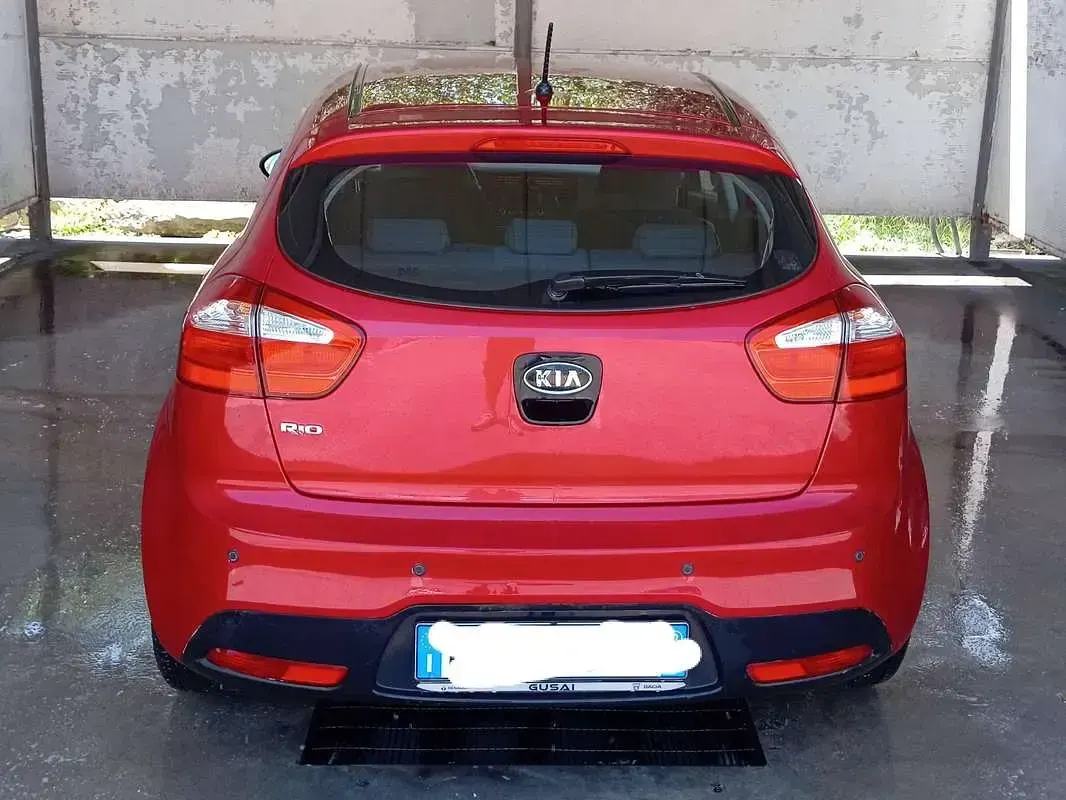 Usata Kia Rio EX 86 CV (63 kW) 2012 Rosso Berlina