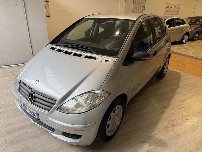 Usata Mercedes A180 Avantgarde 109 CV (80 kW) 2007 Argento Berlina