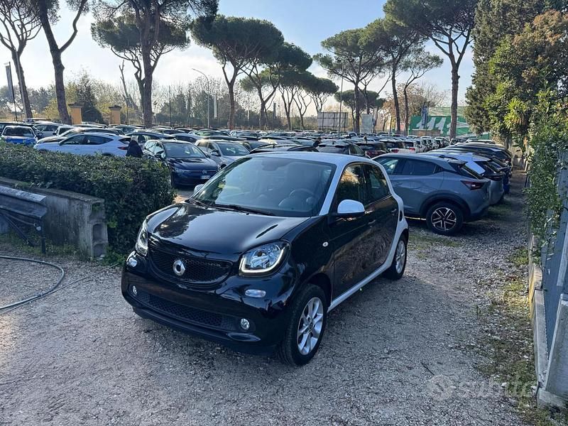 Usata Smart ForFour 71 CV (52 kW) 2019 Nero Utilitaria