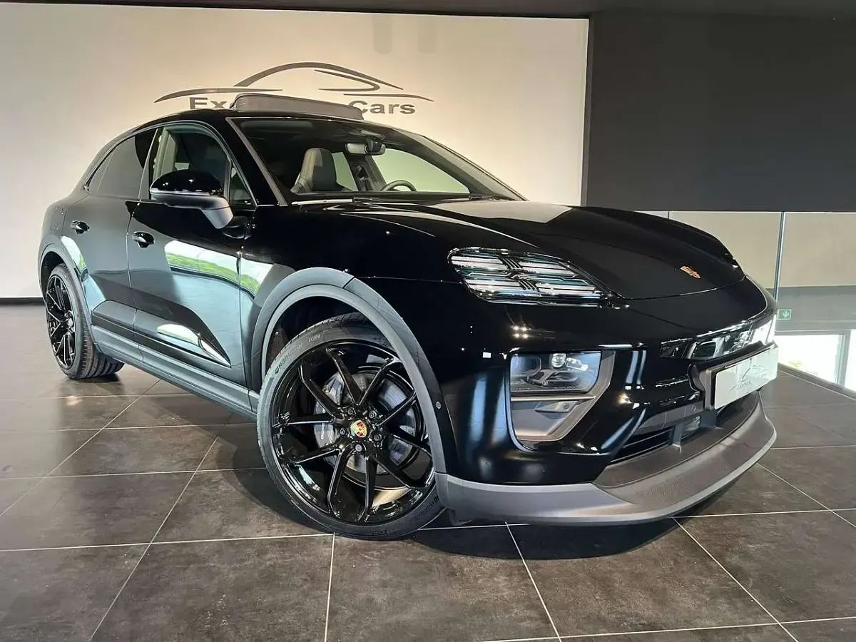 Usata Porsche Macan 144 kW (197 CV) 2024 Nero luxor a1 SUV