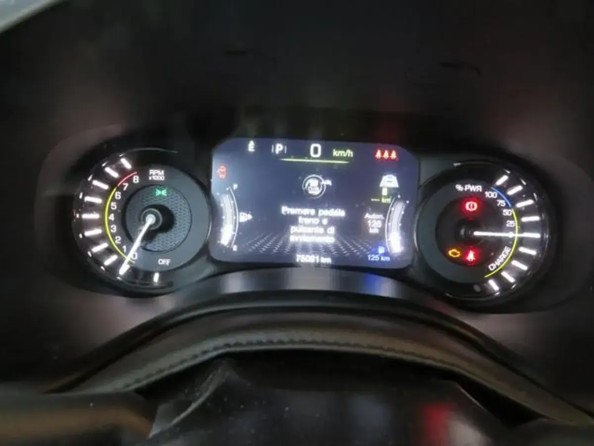 Begagnad Jeep Renegade Trailhawk 240 HK (176 kW) 2020 Röd SUV