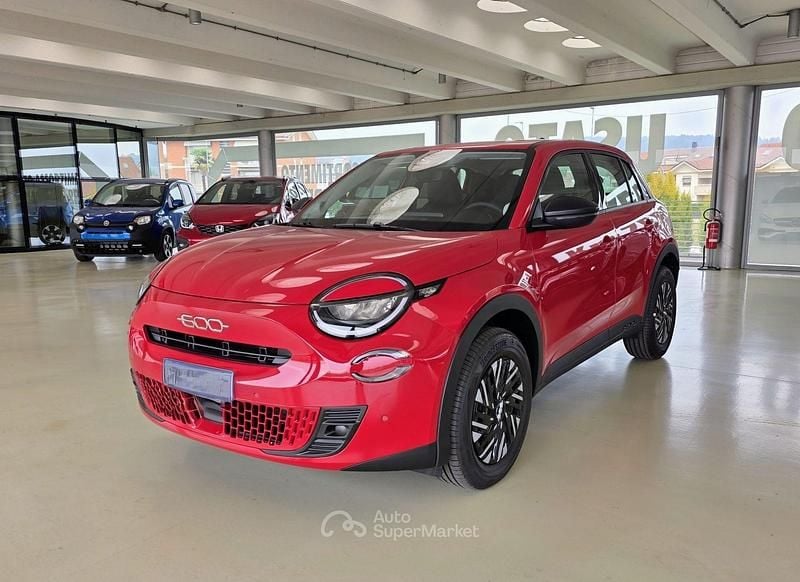 Nuova Fiat 600 Comfort 101 CV (74 kW) 2025 Rosso SUV