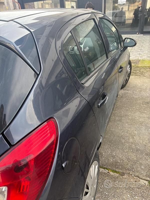 Usata Opel Corsa 90 CV (66 kW) 2010 Blu Utilitaria