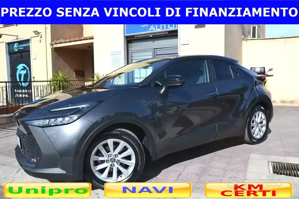 Usata Toyota C-HR 98 CV (72 kW) 2025 Grigio SUV
