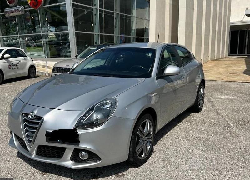 Usata Alfa Romeo Giulietta 120 CV (88 kW) 2010 Grigio Utilitaria