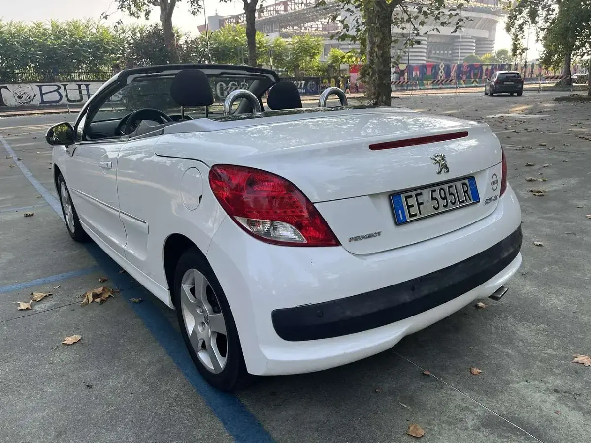 Usata Peugeot 207 CC 120 CV (88 kW) 2011 Bianco Cabrio