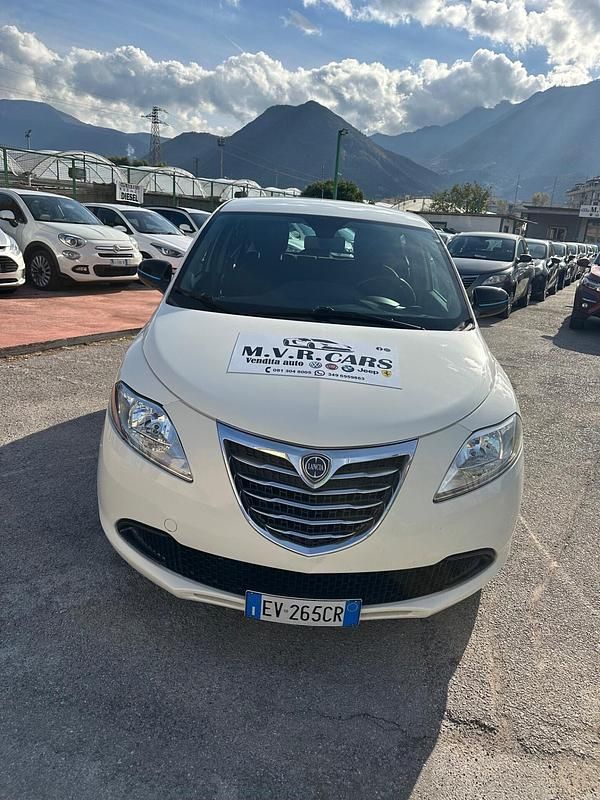 Bianco Usata 2014 Lancia Ypsilon Gold Due volumi | 4499 € (Ottimo prezzo) - Immagine 1/4