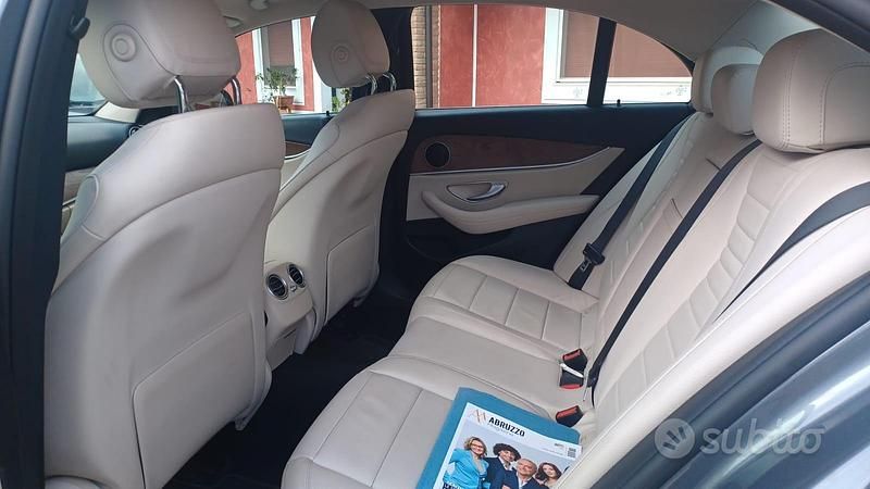 Usata Mercedes E220 184 CV (135 kW) 2018 Grigio Berlina