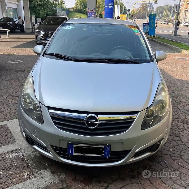 Usata Opel Corsa 80 CV (58 kW) 2010 Grigio Utilitaria