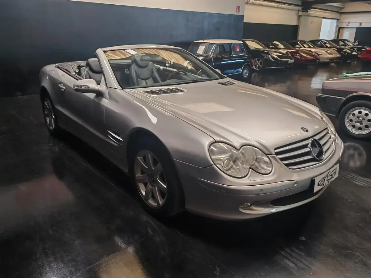 Käytetty Mercedes SL500 306 HP (225 kW) 2001 Hopea Avoauto