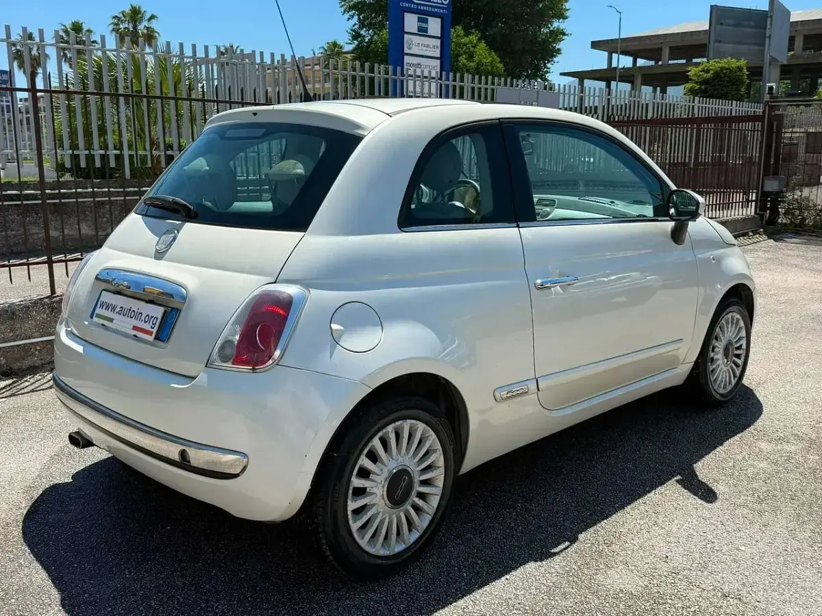 Usata Fiat 500 Lounge 75 CV (55 kW) 2008 Bianco Utilitaria