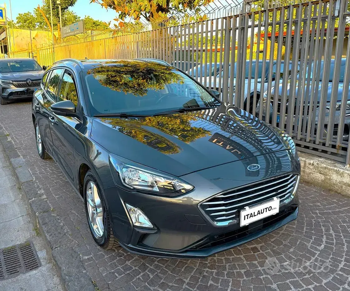 Begagnad Ford Focus Business Edition 120 HK (88 kW) 2021 Grå Kombi
