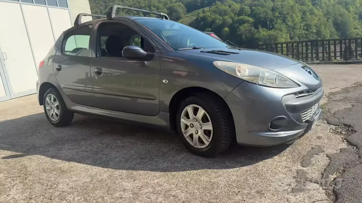 Usata Peugeot 206 60 CV (44 kW) 2010 Grigio Berlina