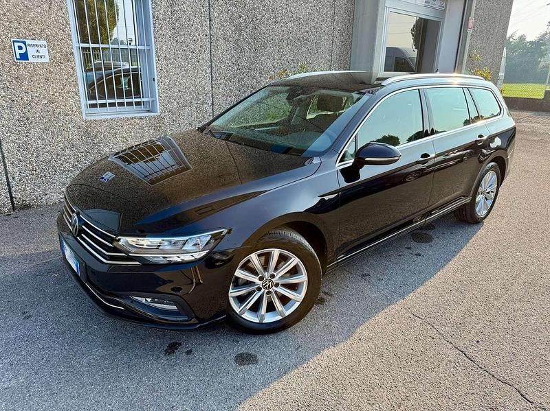 Usata VW Passat Business 150 CV (110 kW) 2023 Nero Station wagon