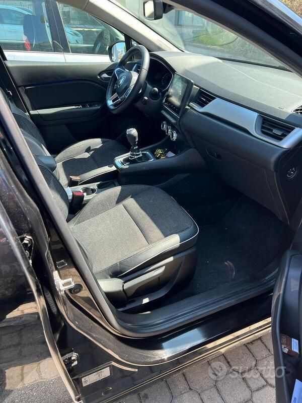 Usata Renault Captur 101 CV (74 kW) 2023 Nero SUV