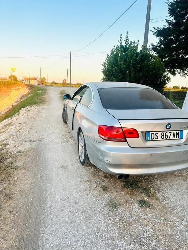 Usata BMW 330 231 CV (169 kW) 2009 Grigio Coupé