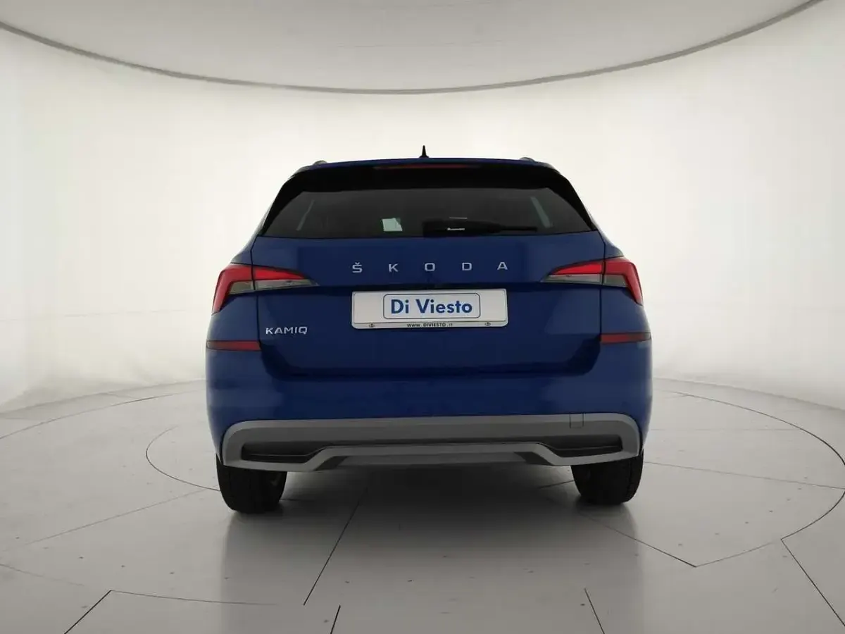 Usata Skoda Kamiq Ambition 110 CV (80 kW) 2024 K4 blu mediterraneo SUV