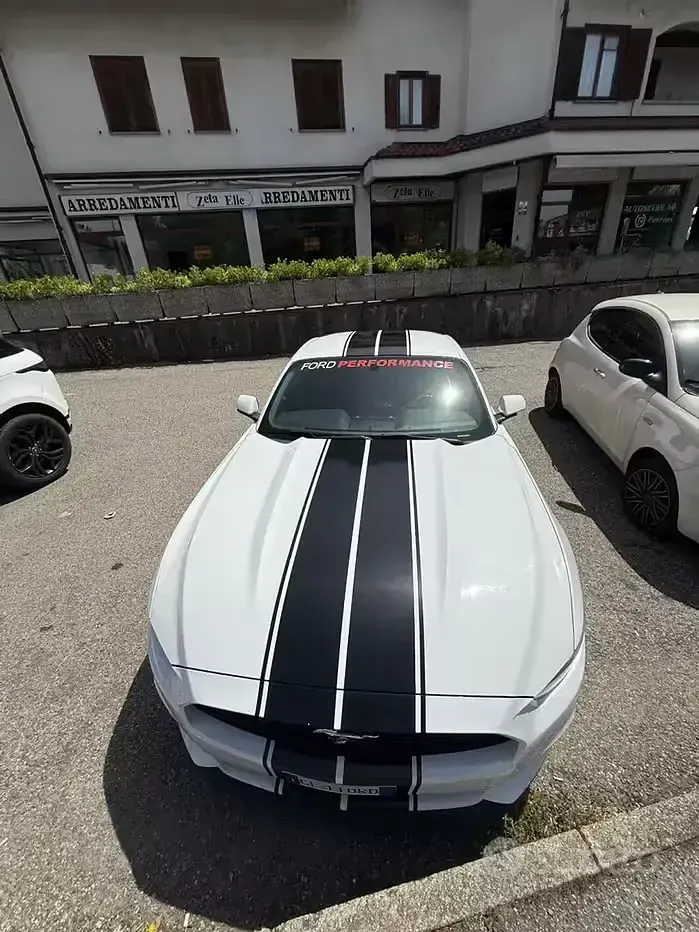 Usata Ford Mustang 317 CV (233 kW) 2017 Bianco Coupé