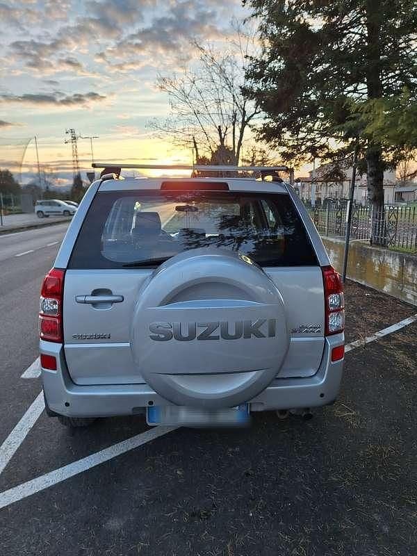 Usata Suzuki Grand Vitara 129 CV (94 kW) 2006 Argento SUV