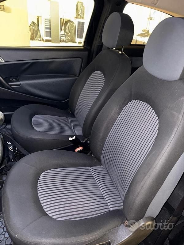 Usata Lancia Ypsilon 70 CV (51 kW) 2007 Nero Utilitaria