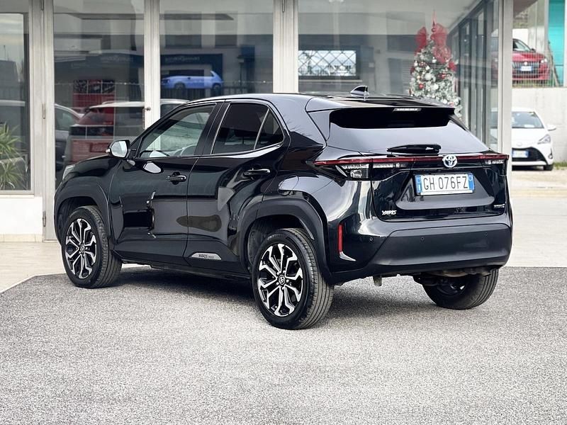 Usata Toyota Yaris Hybrid 92 CV (67 kW) 2021 Nero Station wagon