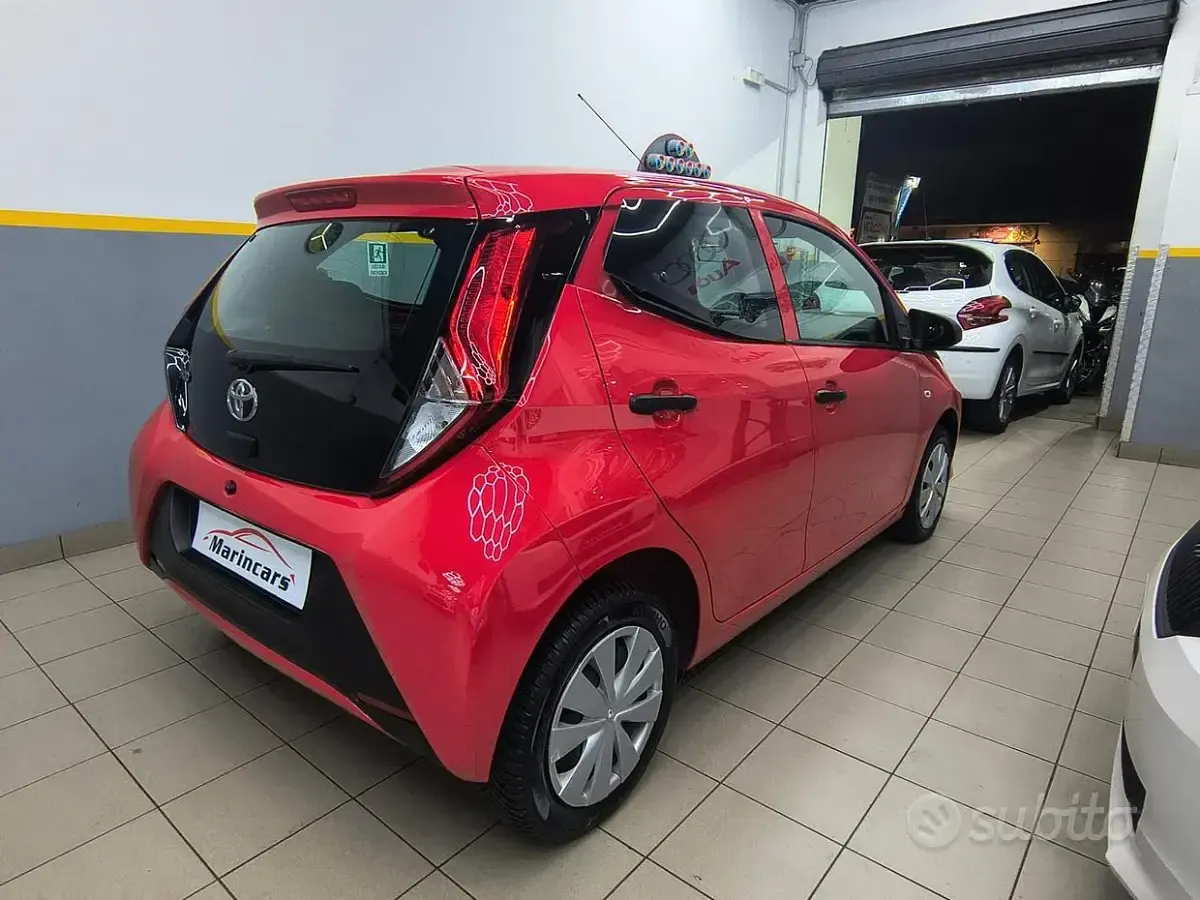 Brugt Toyota Aygo Connect Style 72 HK (52 kW) 2021 Rød Hatchback