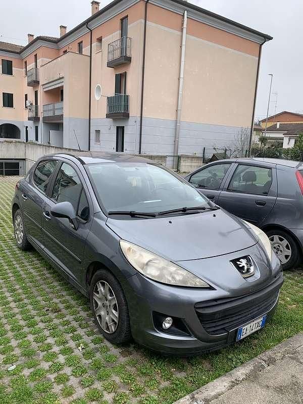 Usata Peugeot 207 73 CV (53 kW) 2009 Berlina