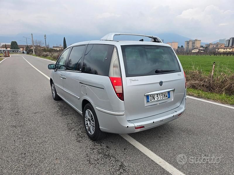 Usata Lancia Phedra 170 CV (125 kW) 2009 Grigio Monovolume