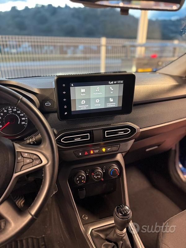 Usata Dacia Sandero Expression 67 CV (49 kW) 2023 Blu Berlina