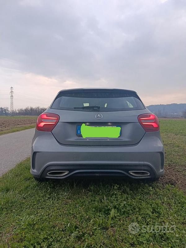 Usata Mercedes A180 Premium 2017 Grigio Berlina