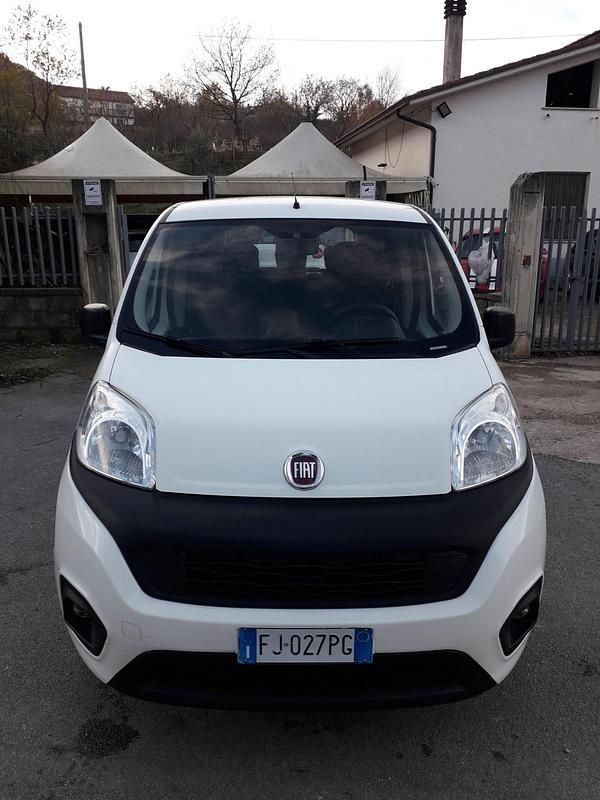 Usata Fiat Qubo Trekking 69 CV (50 kW) 2017 Bianco Monovolume