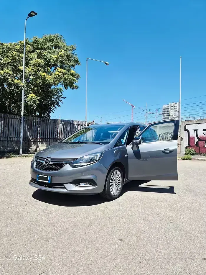 Usata Opel Zafira Tourer 134 CV (98 kW) 2017 Bluazzurro Monovolume
