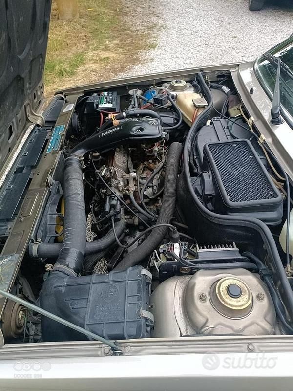 Usata Lancia Prisma 80 CV (58 kW) 1988 Grigio Berlina